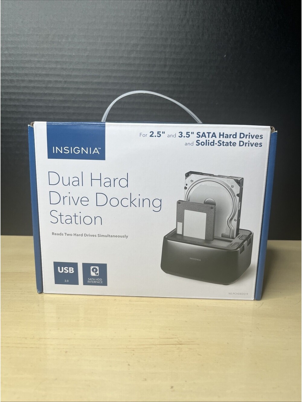 Insignia - 2-Bay Hard Drive HDD Docking Station NS-PCHDEDS19 - (in Box)